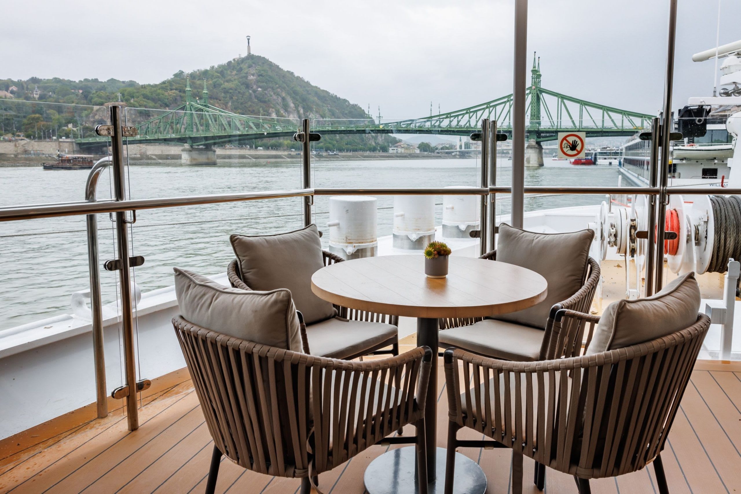 Observation Lounge on Avalon Impression