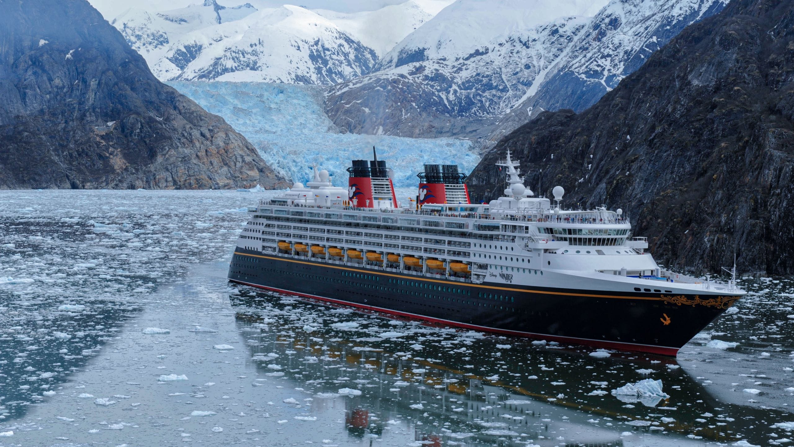 Disney Wonder cruise ship