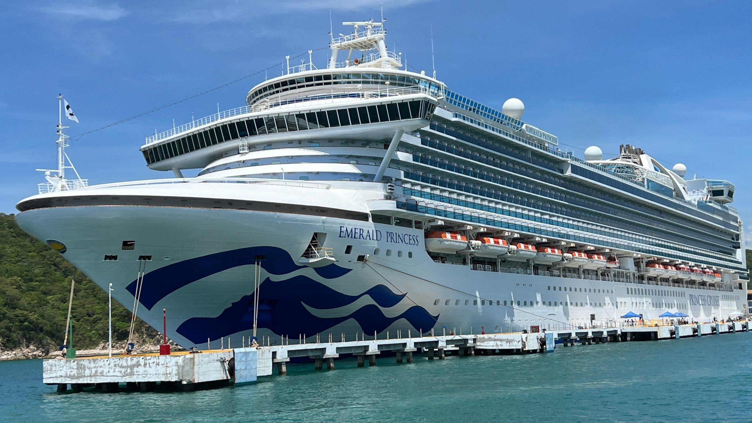 Emerald Princess at sea