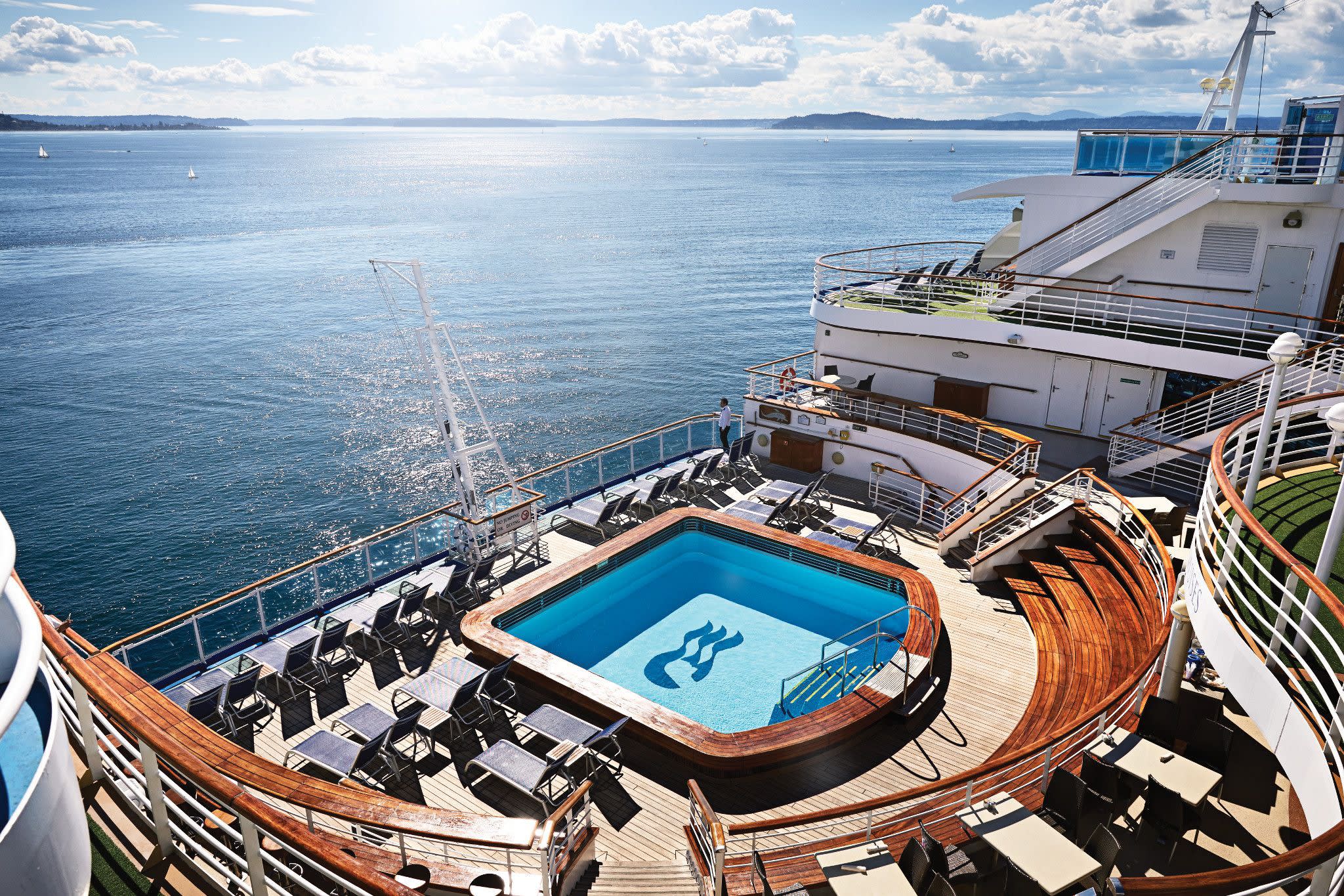 Terrace Pool & the Aft Decks on Emerald Princess
