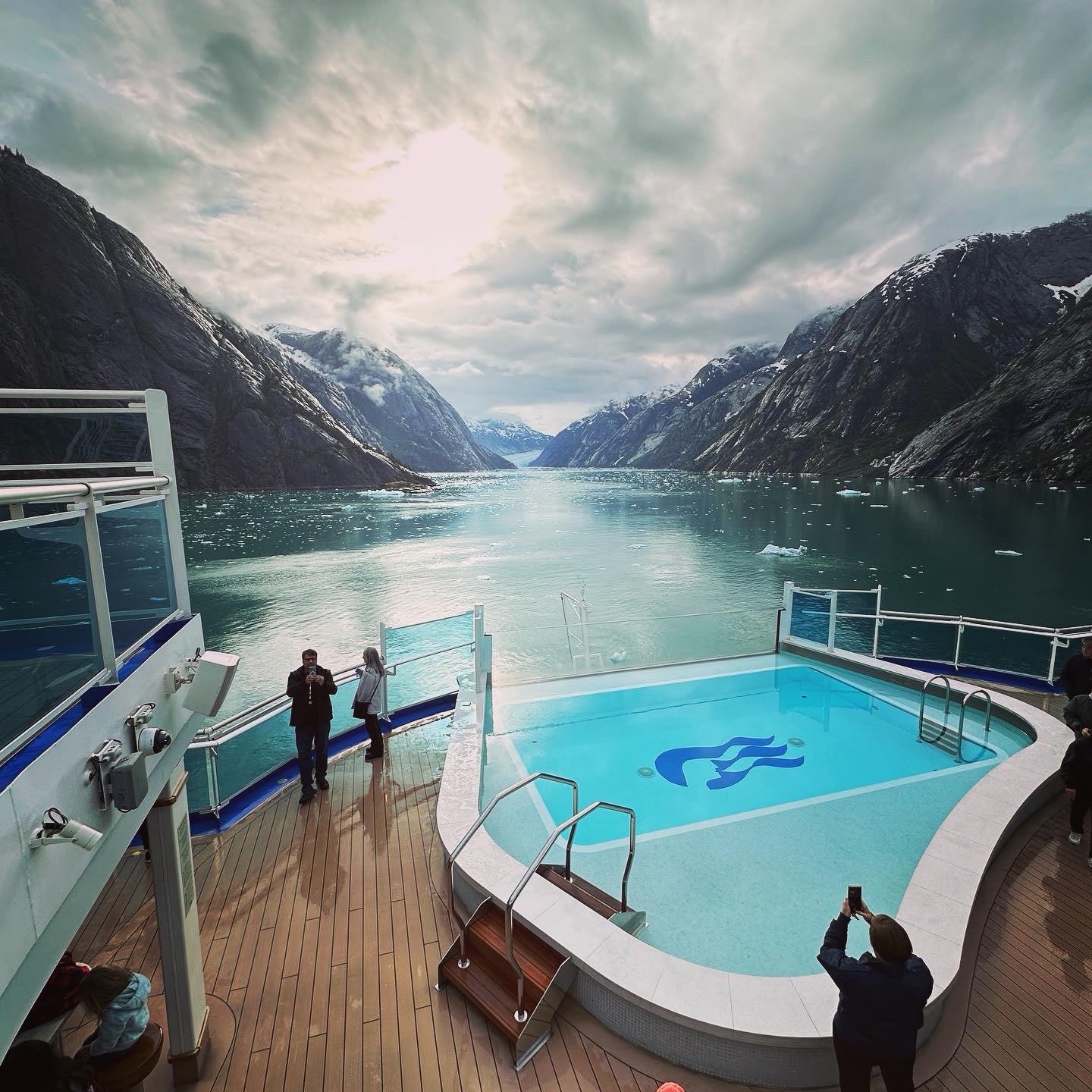 Endicott Arm scenic cruising guide