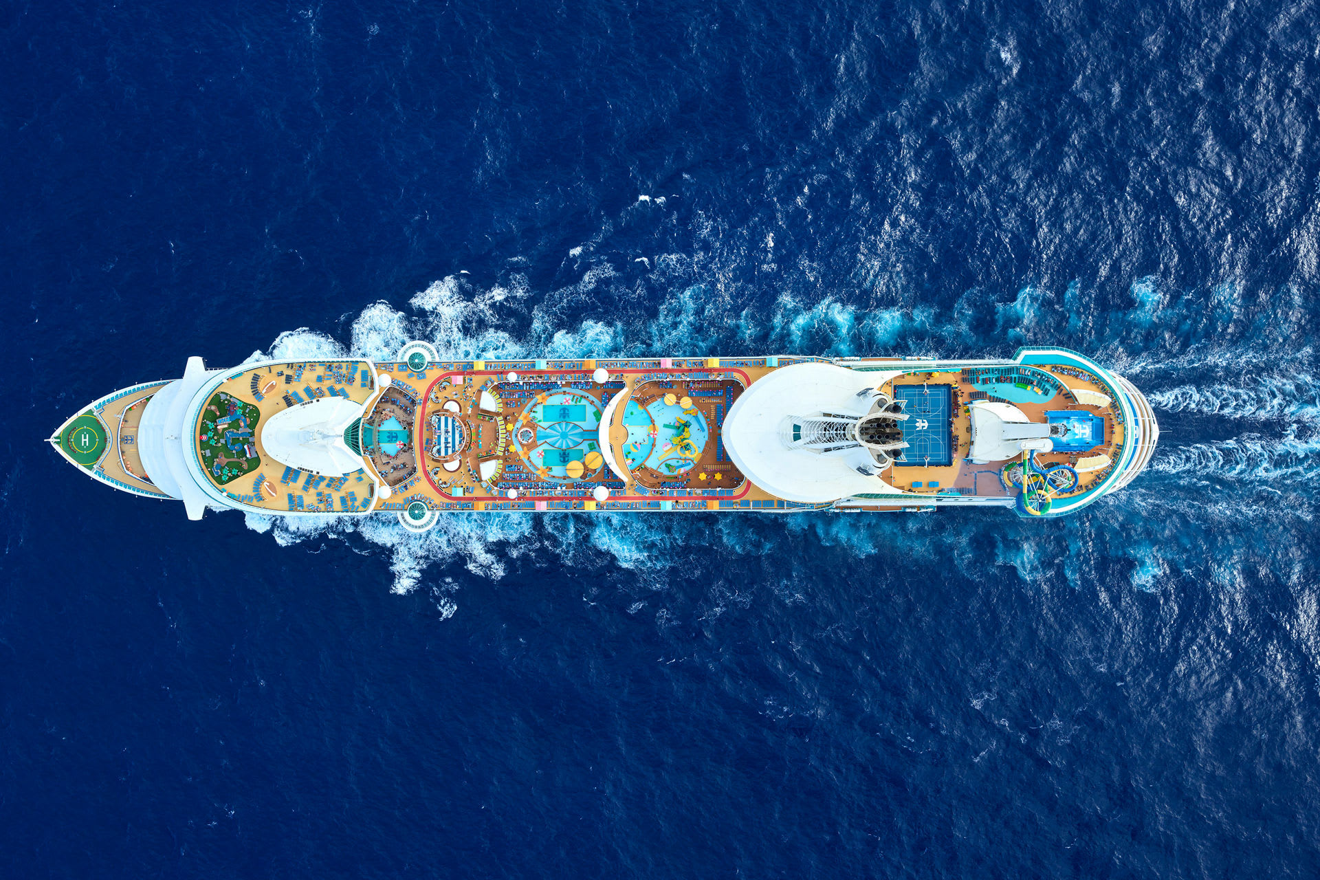 Pool Deck & The Lime and Coconut on Freedom of the Seas
