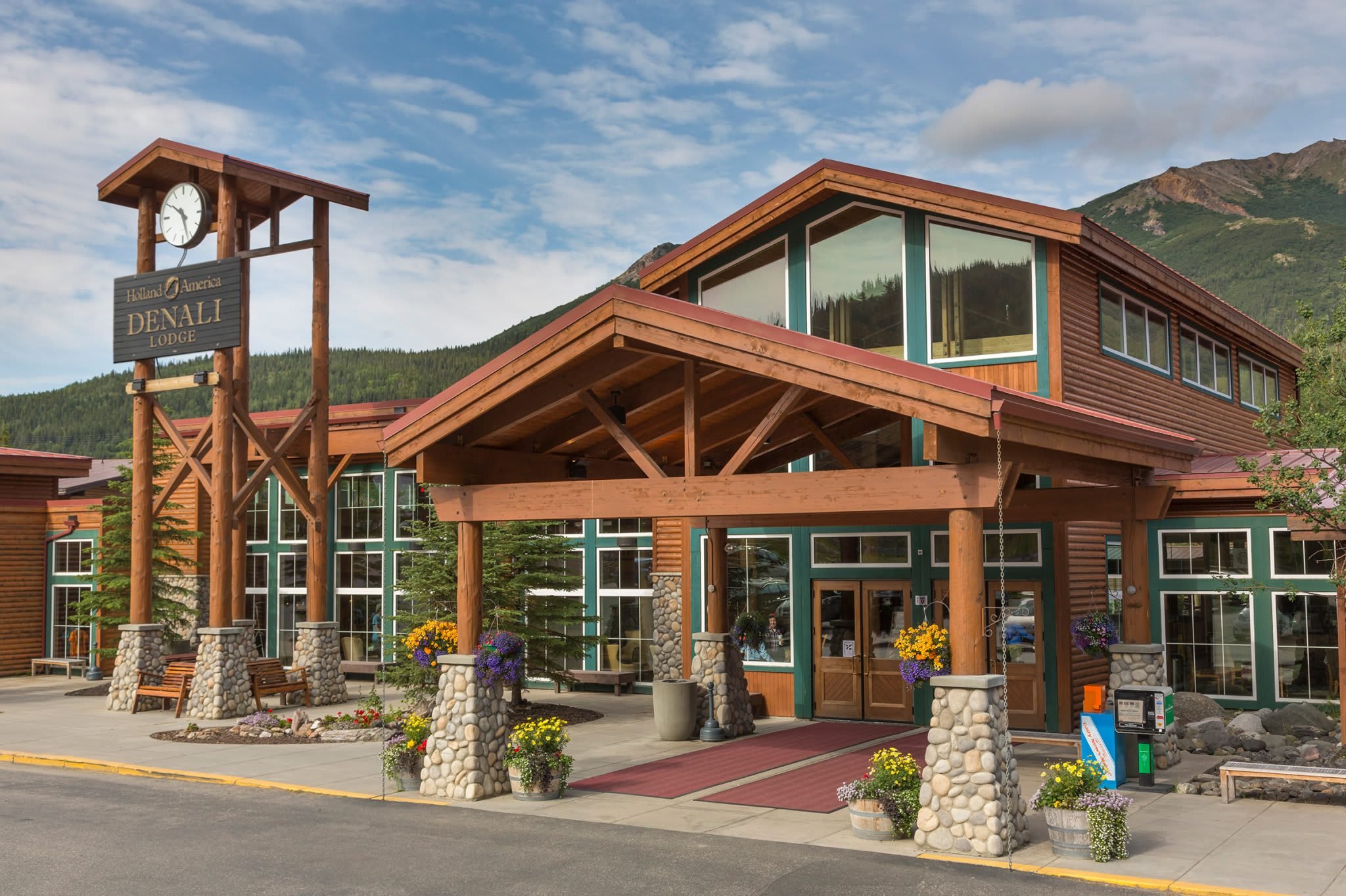 Holland America Denali Lodge Alaska cruisetour guide