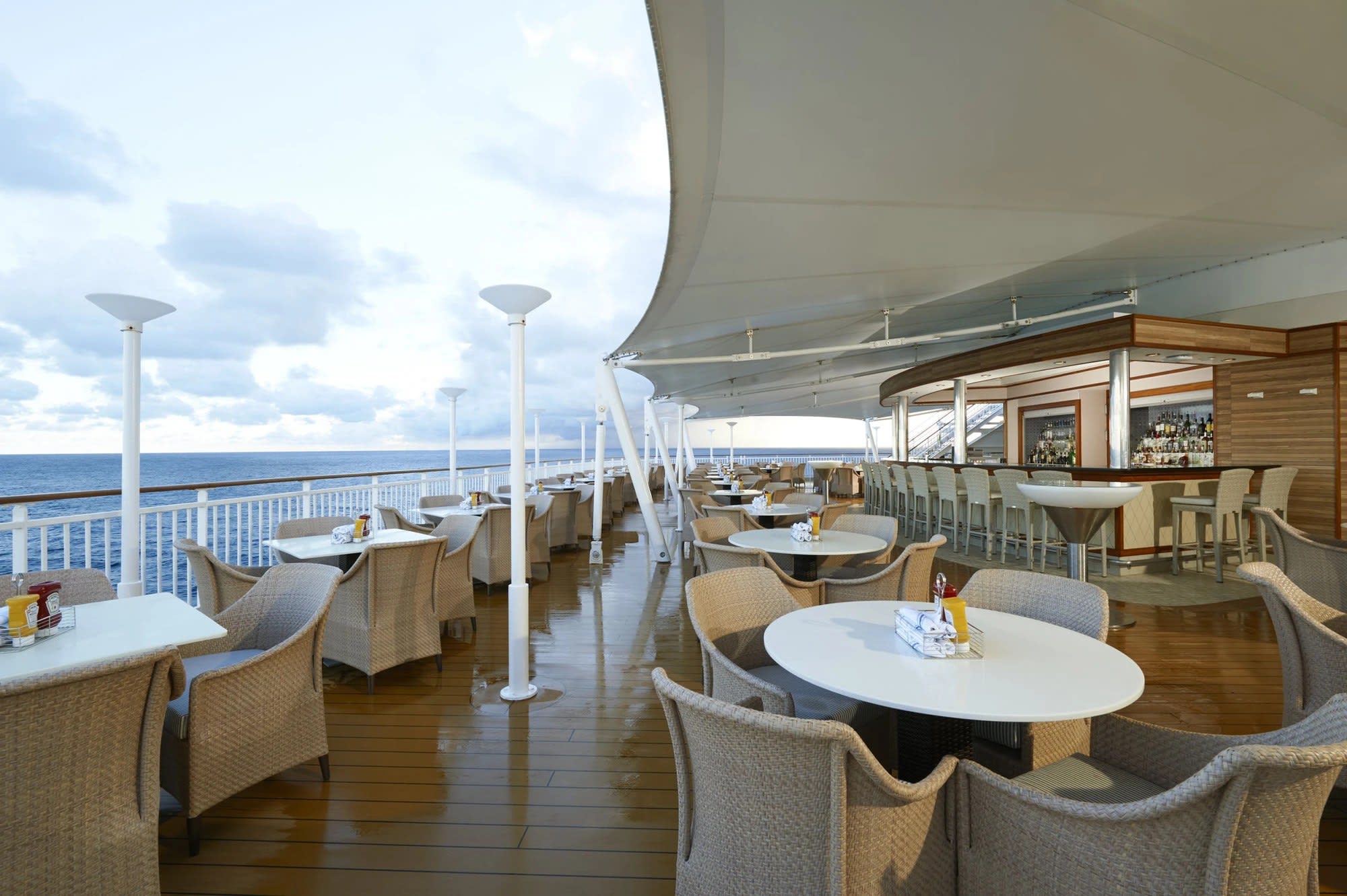 Garden Cafe & The Great Outdoors on Norwegian Jade