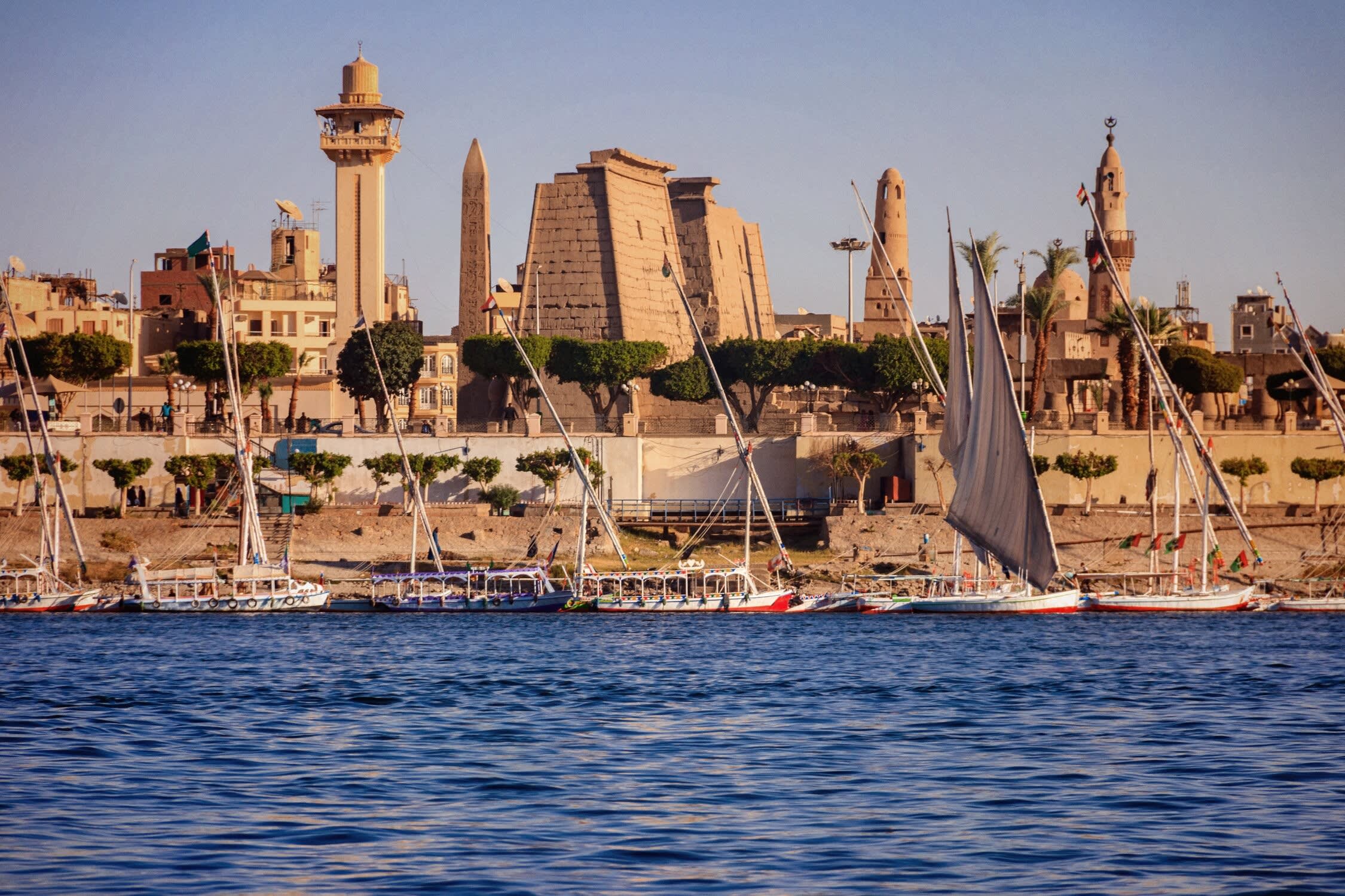 Egypt Ashore on AmaDahlia