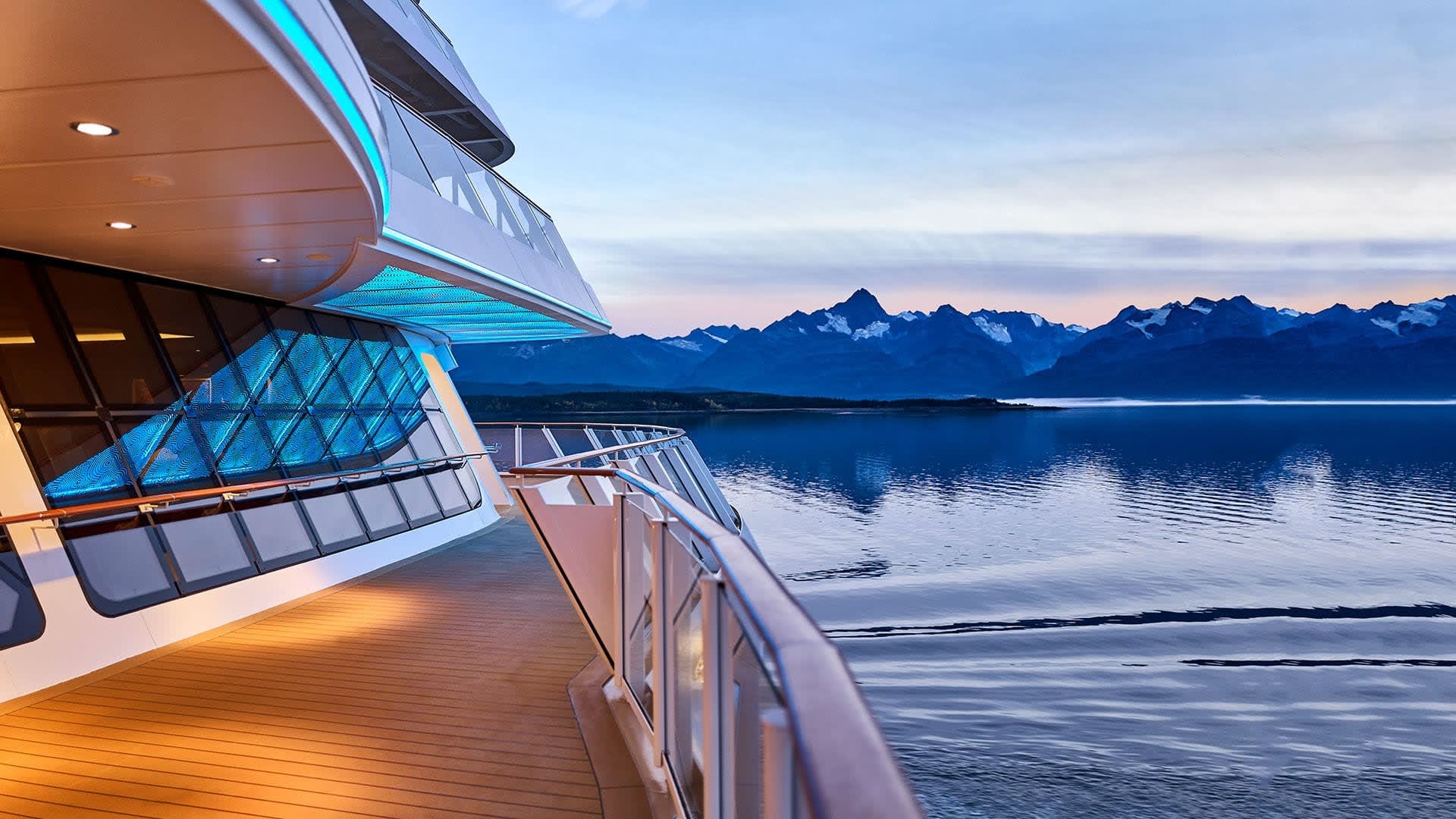 Observation Lounge on Norwegian Bliss