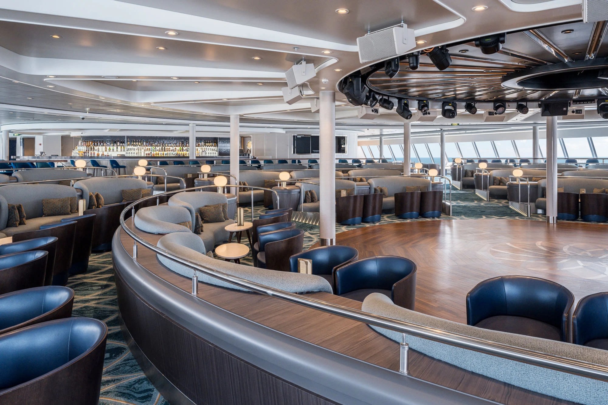 Spinnaker Lounge on Norwegian Gem
