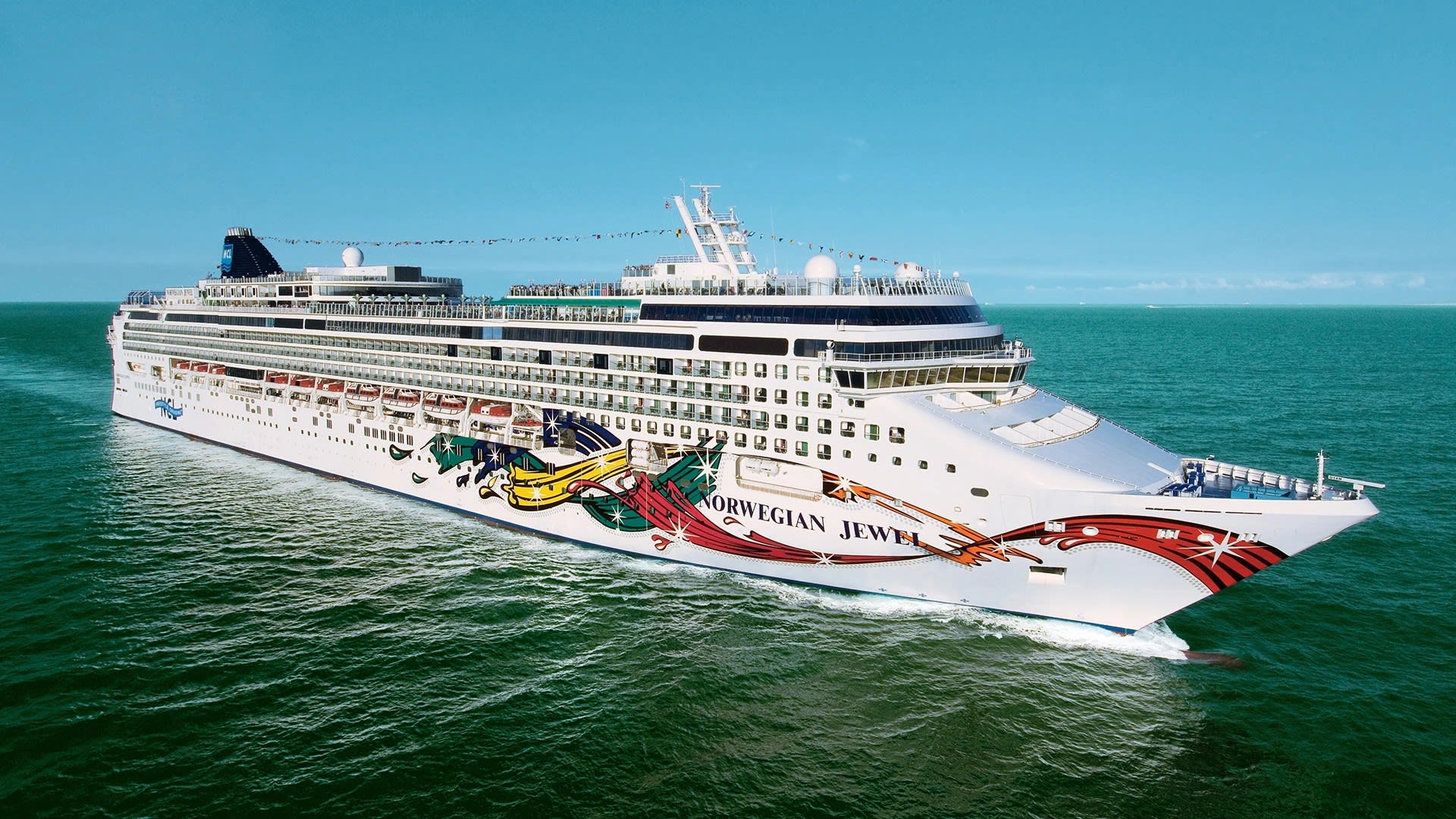 Norwegian Jewel cruise ship