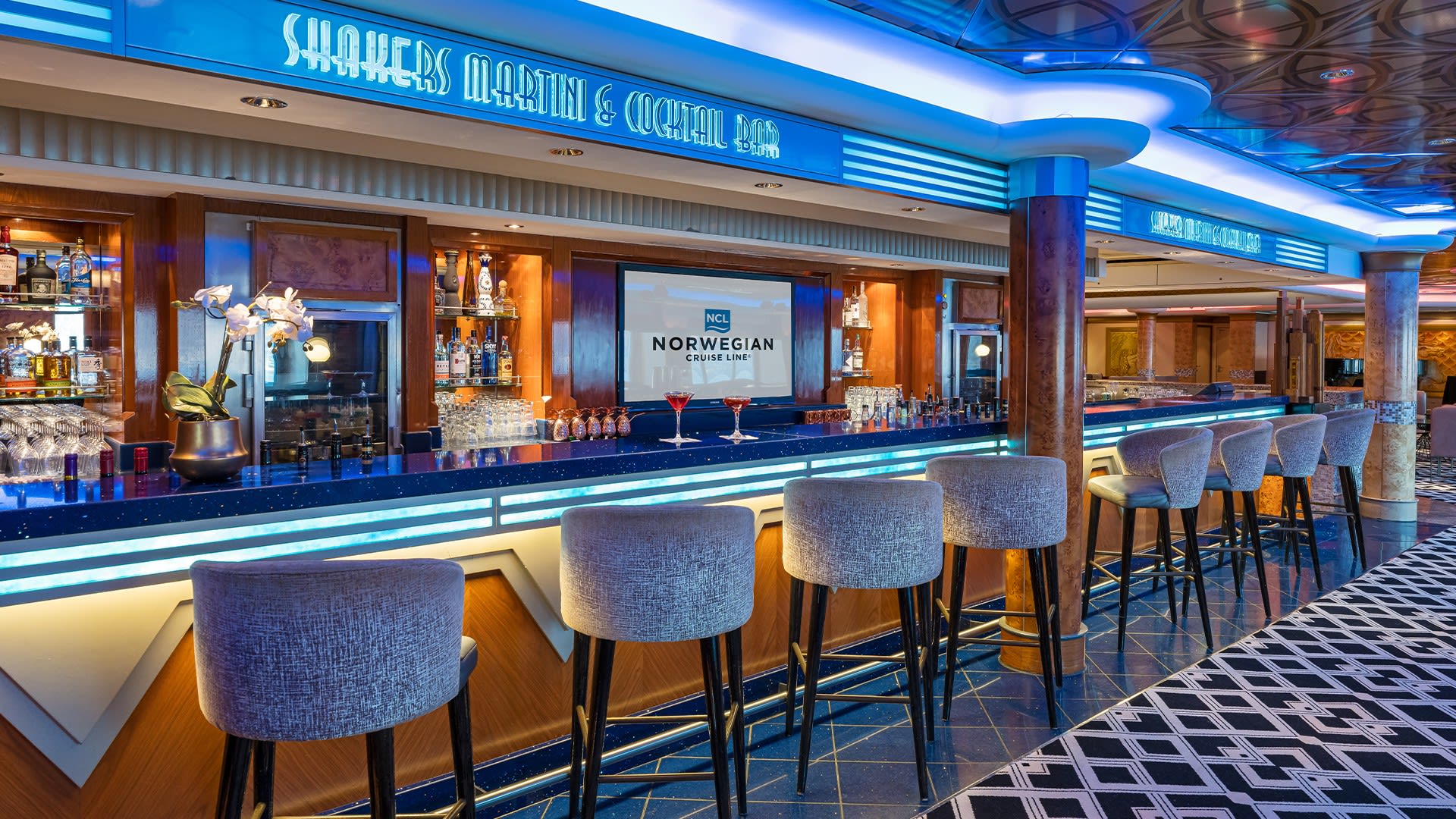 Bar City on Norwegian Pearl