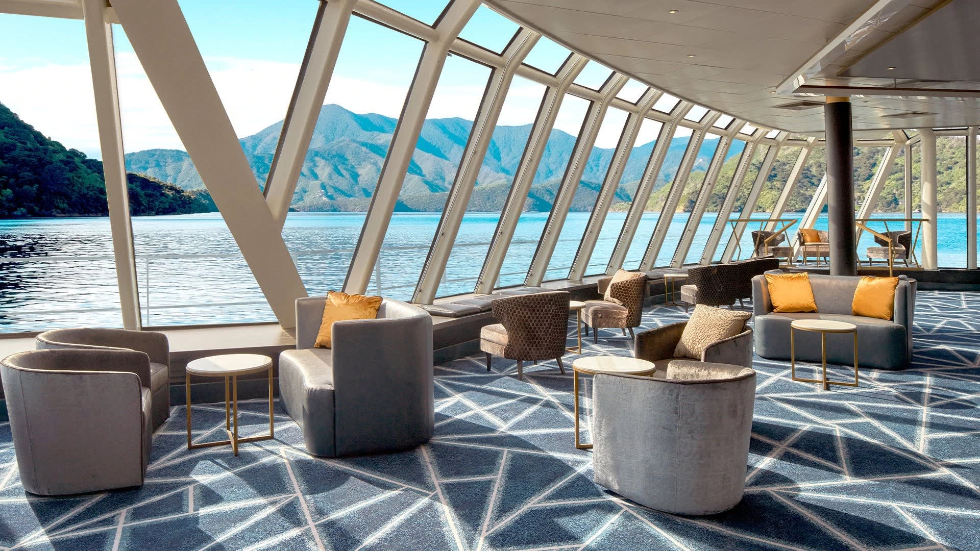 Spinnaker Lounge on Norwegian Spirit