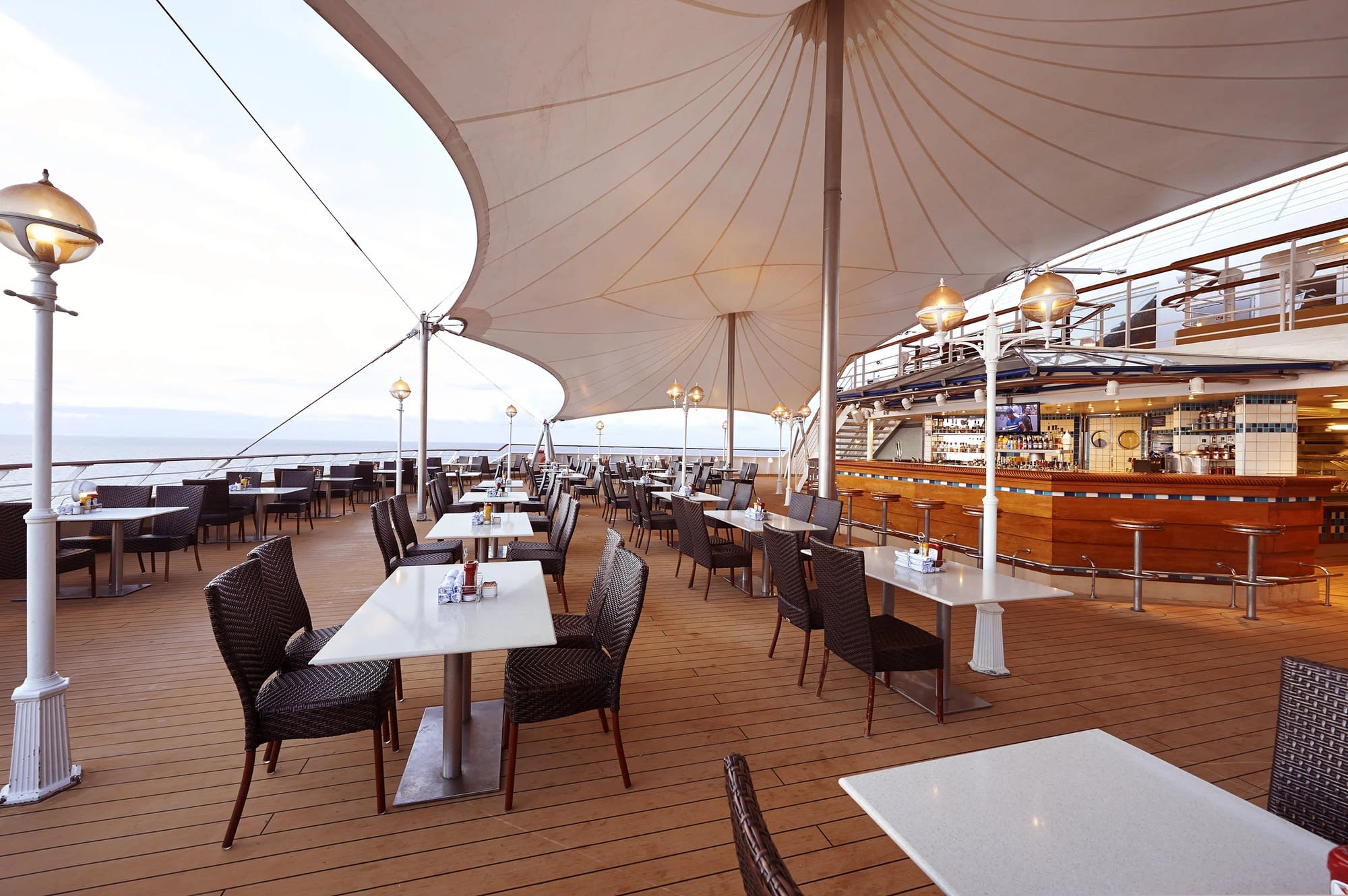 Garden Cafe & The Great Outdoors on Norwegian Sun