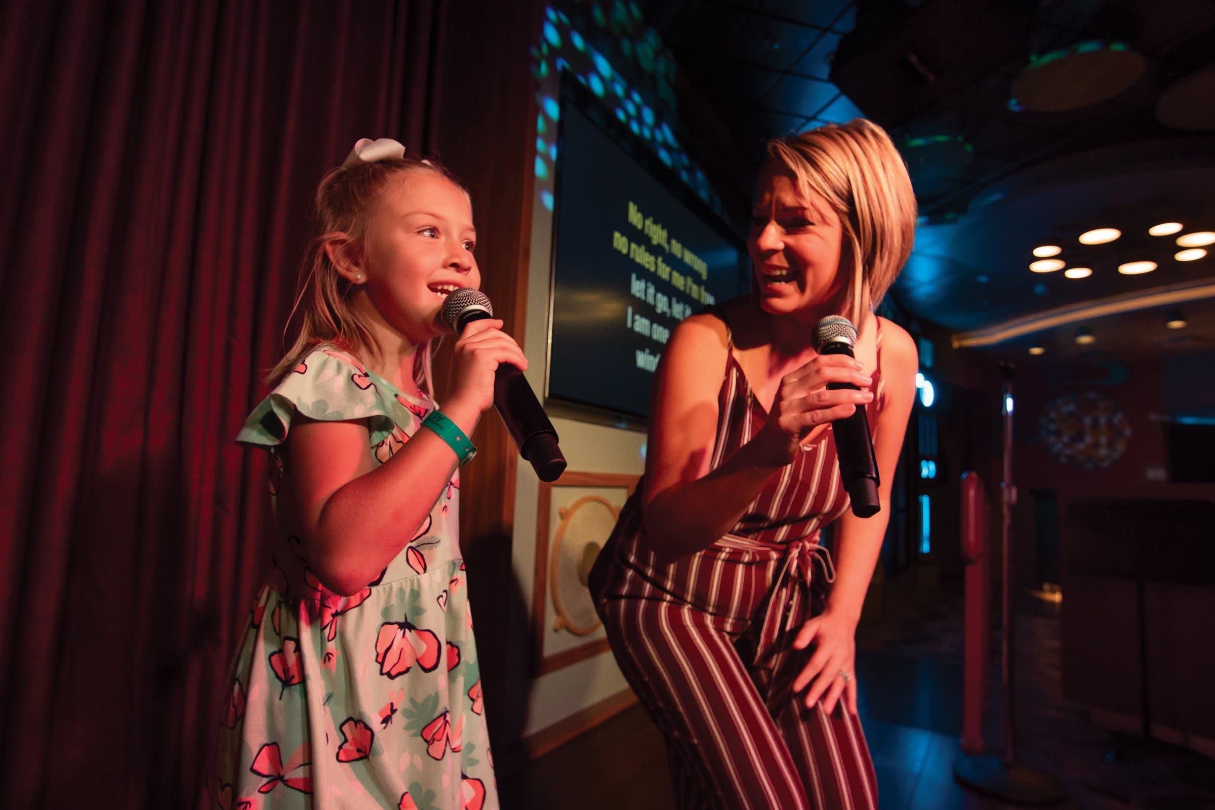Shows & Nightlife on Oasis of the Seas