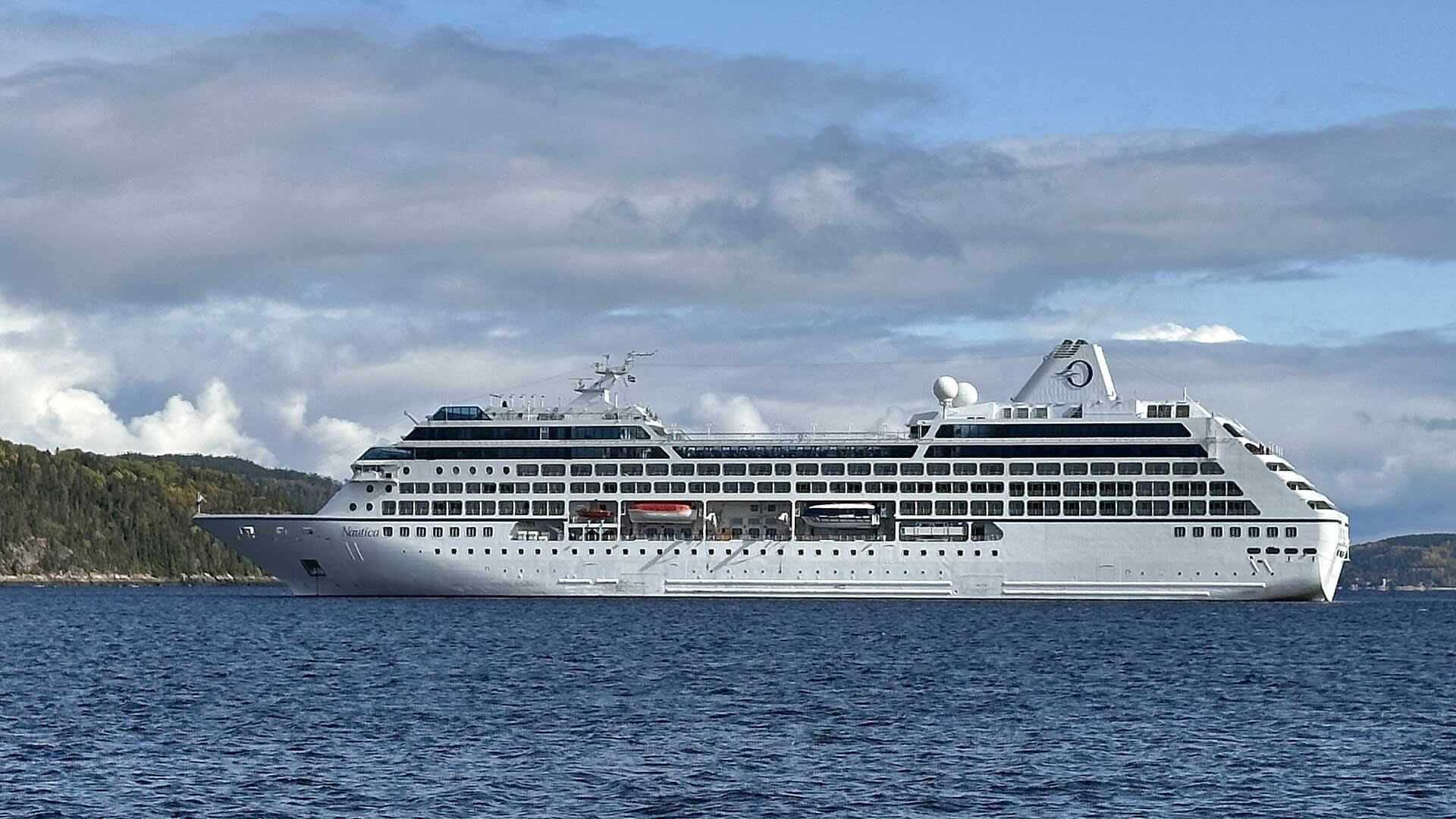 Oceania Nautica cruise ship