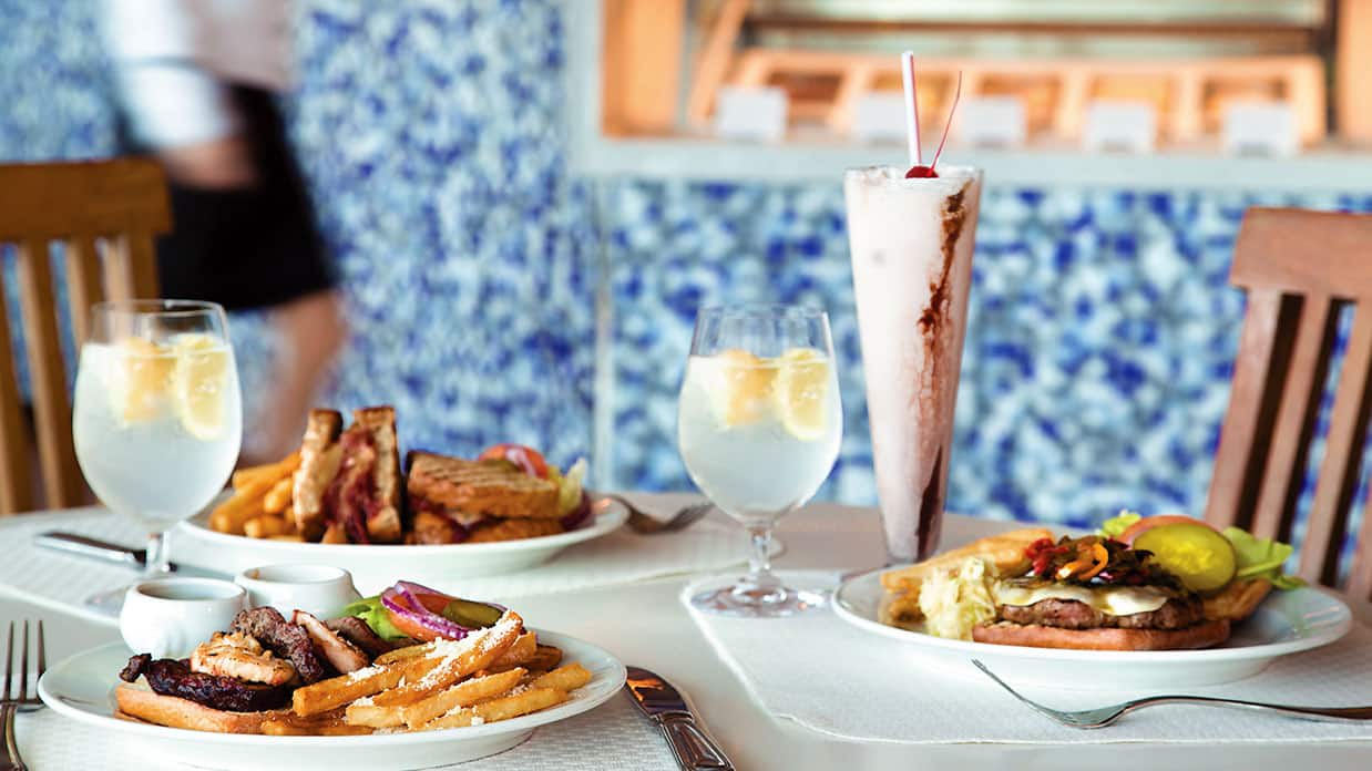 Waves Grill on Oceania Regatta
