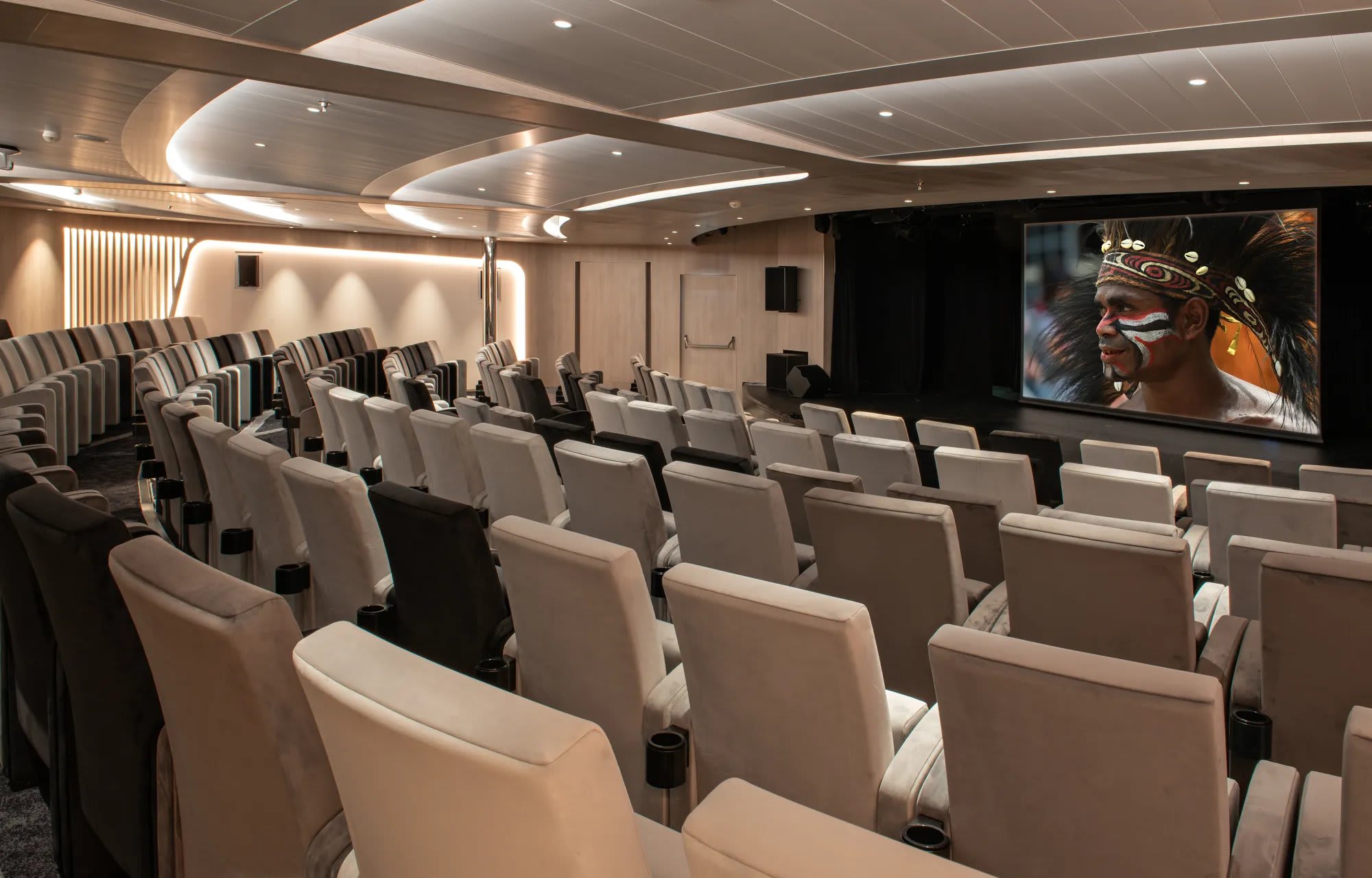 Theater on Le Champlain