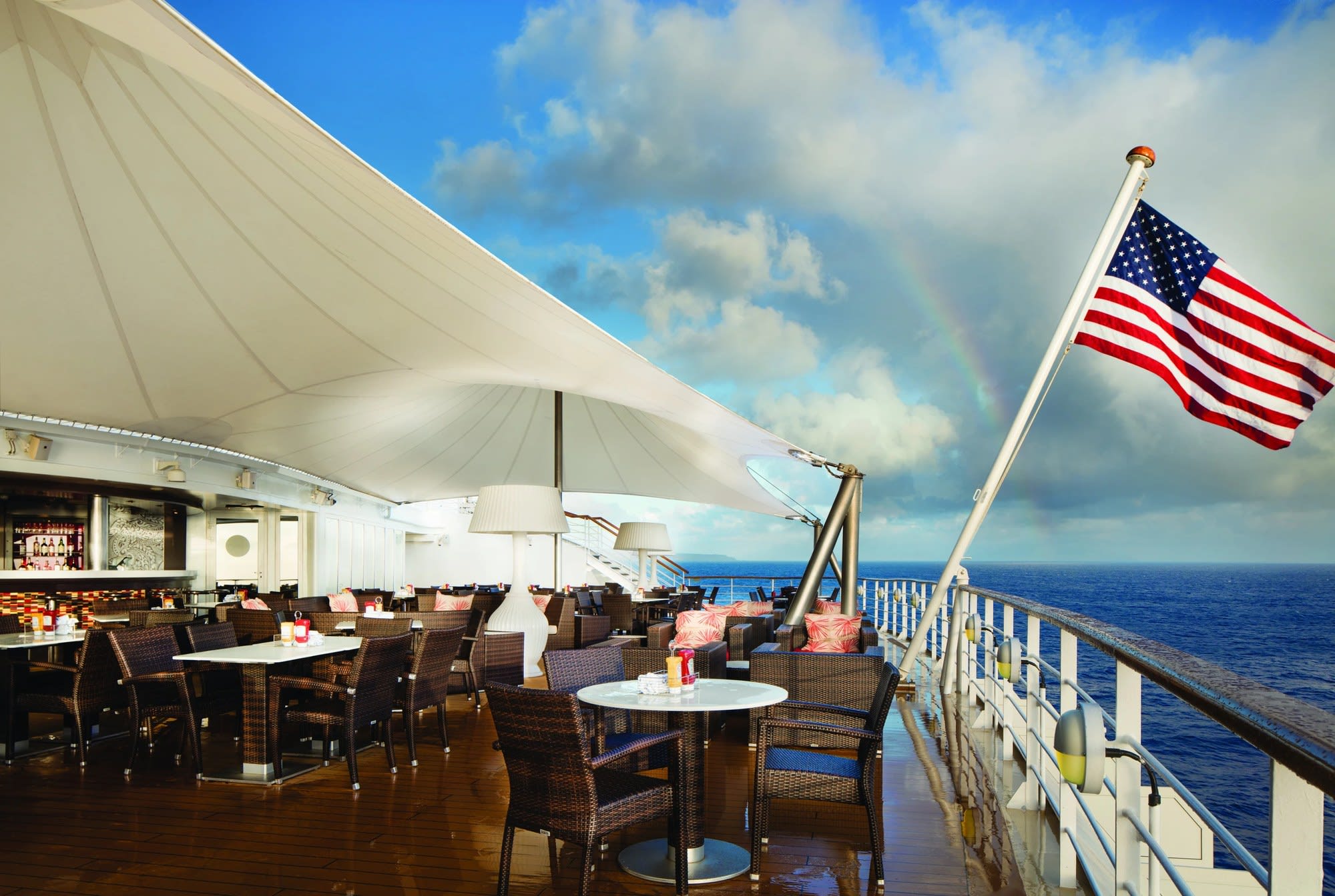 Aloha Cafe & Aloha Lanai on Pride of America