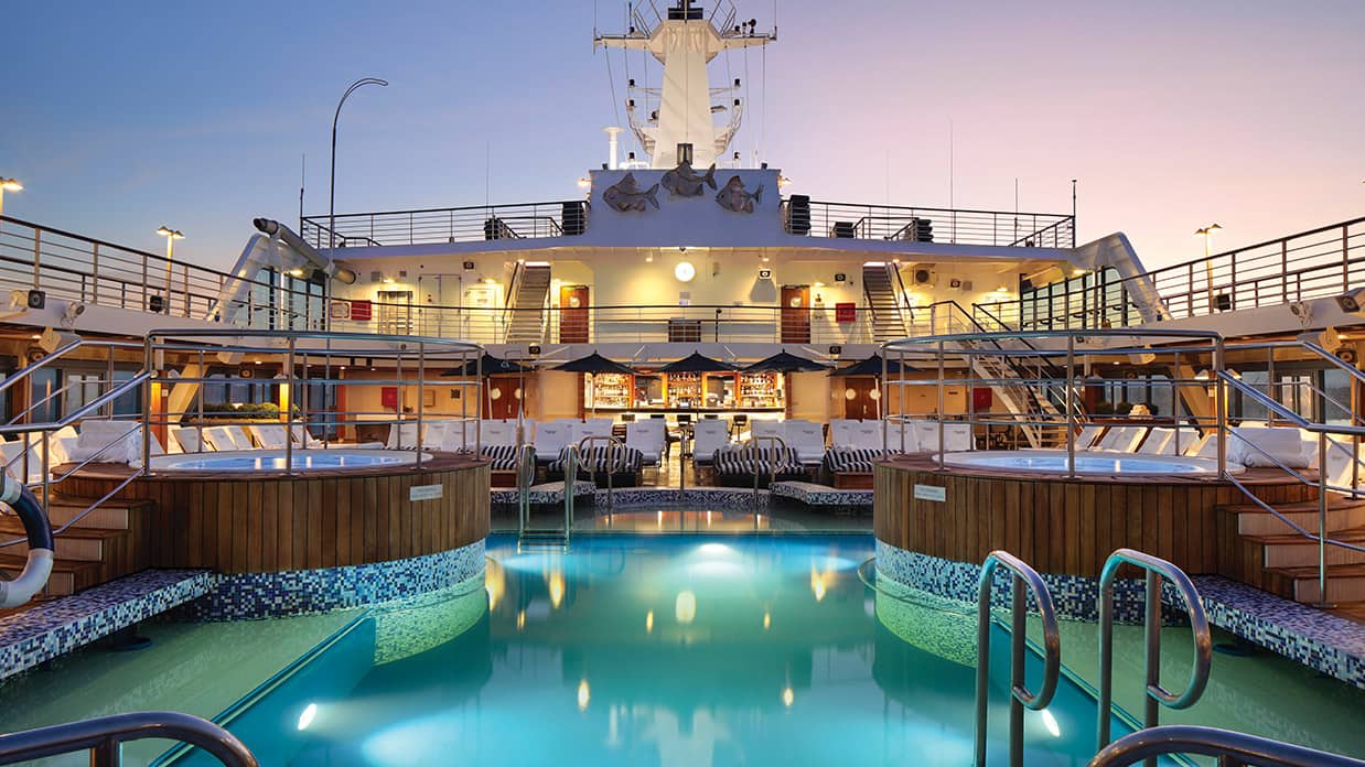 Pool Deck & Sports Deck on Oceania Regatta