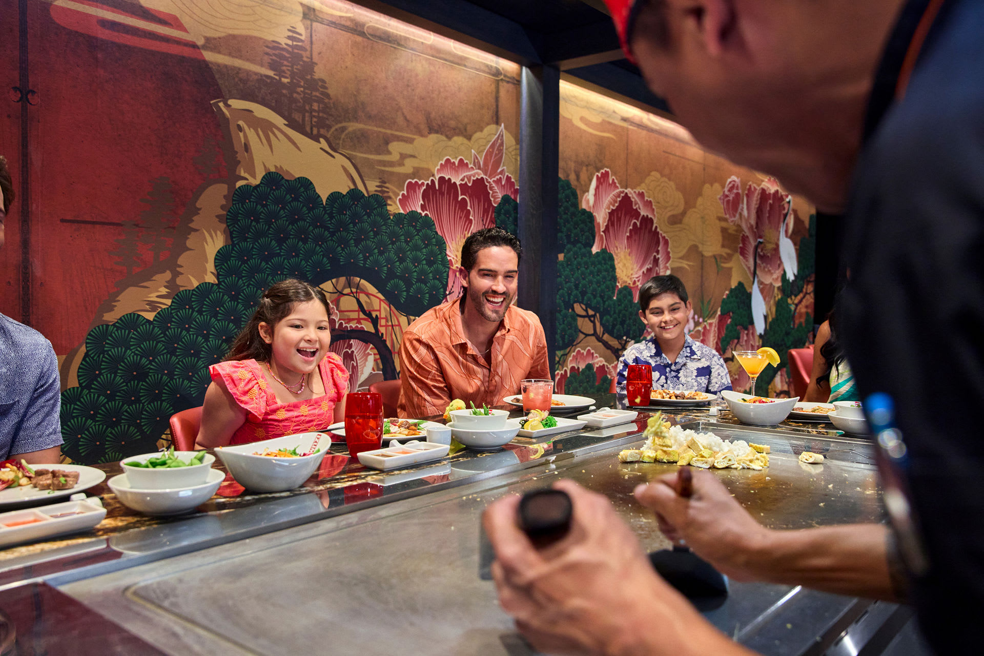 Izumi & the Schooner Bar on Freedom of the Seas