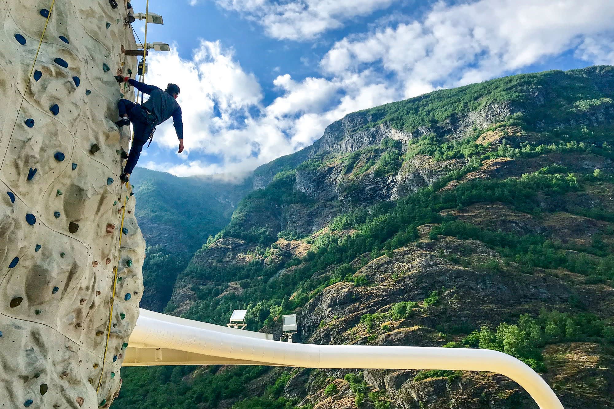 Rock Wall, Sports Court & Mini Golf on Serenade of the Seas
