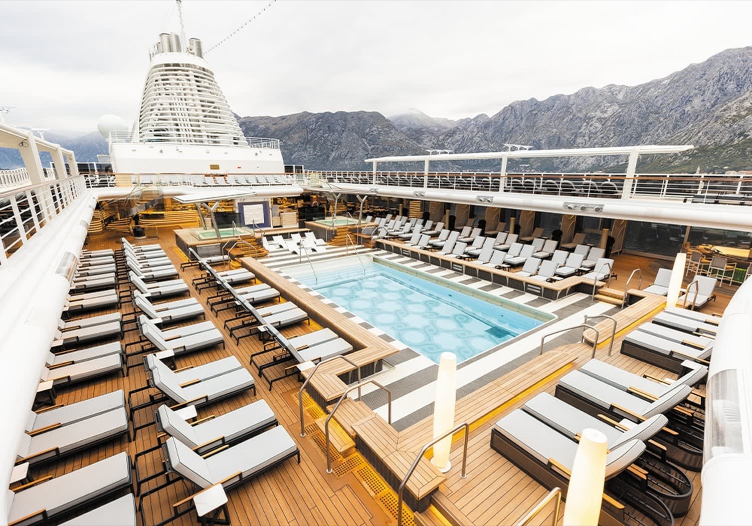 Pool Deck & Pool Grill on Seven Seas Grandeur