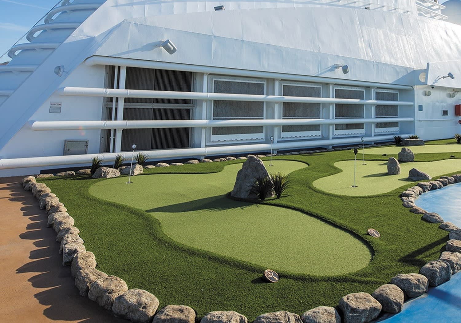 Putting Green & Sports Deck on Seven Seas Mariner
