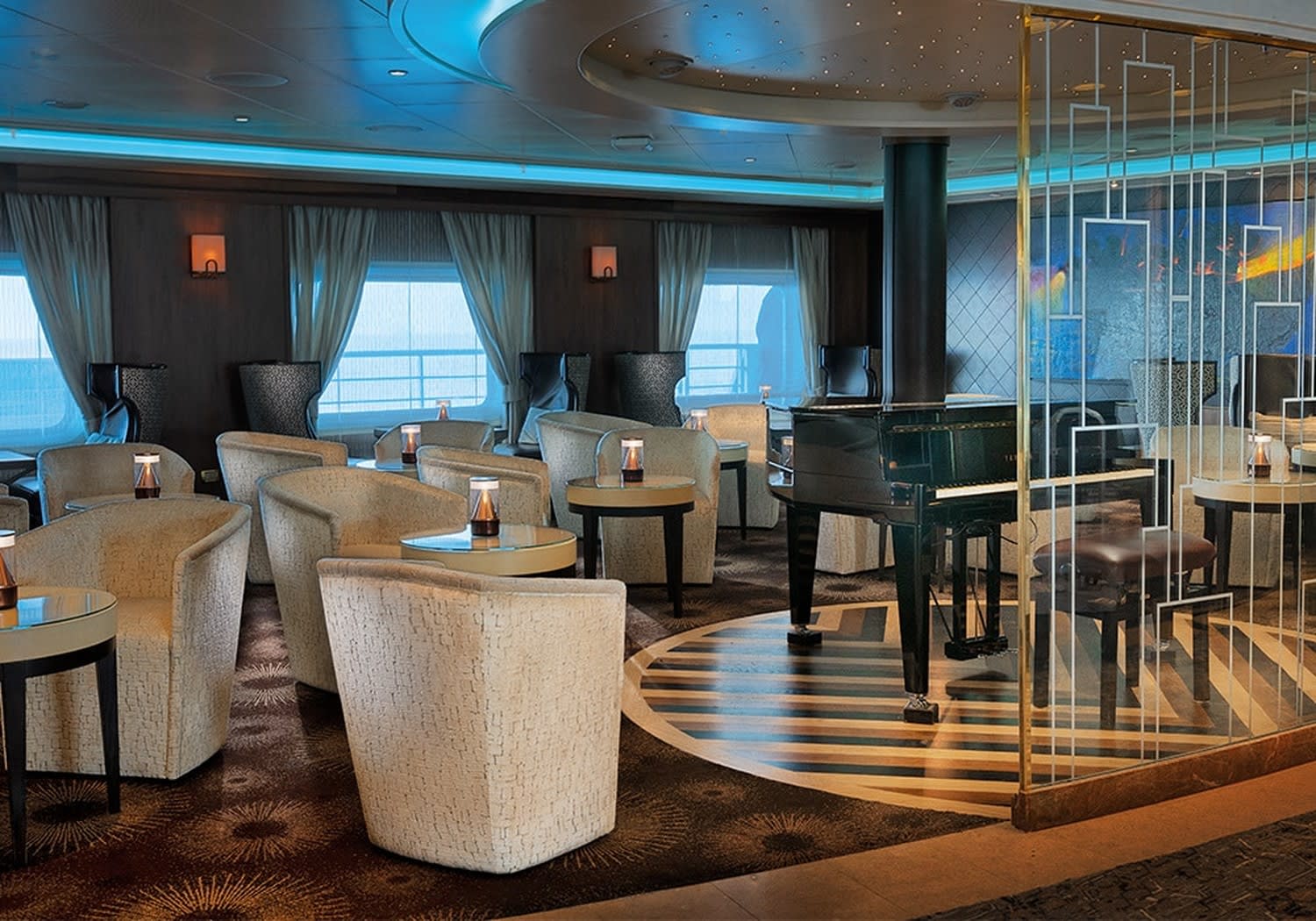 Navigator Lounge & Coffee Connection on Seven Seas Navigator