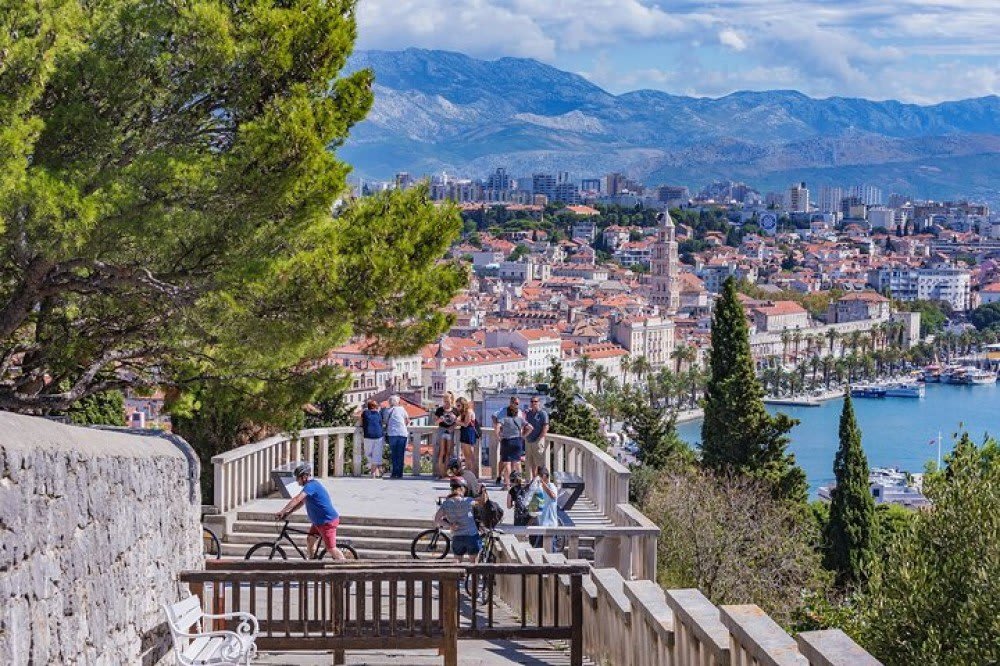 Split cruise port guide