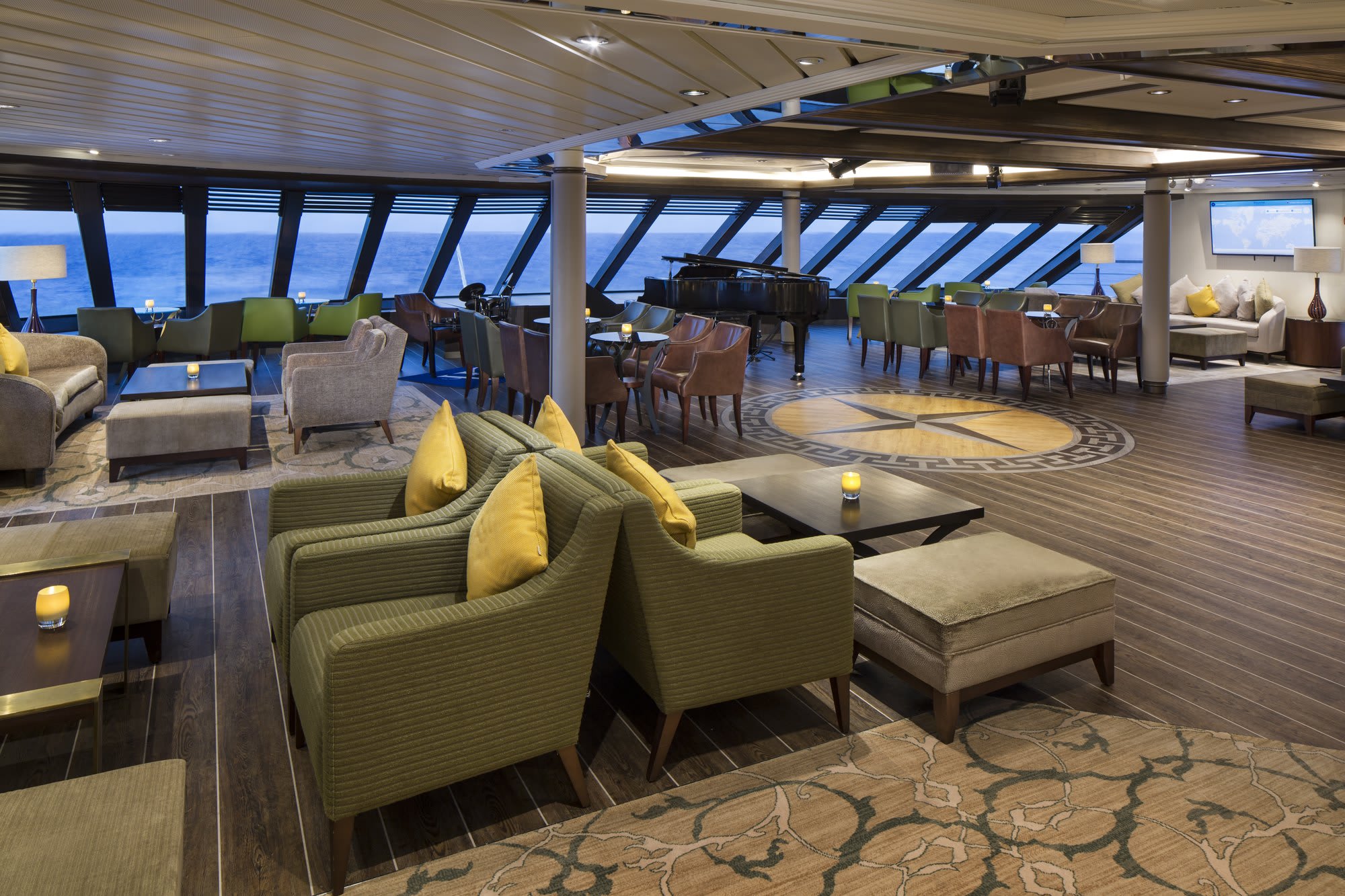 Star Breeze Compass Rose Lounge Compass Rose Lounge on Star Breeze