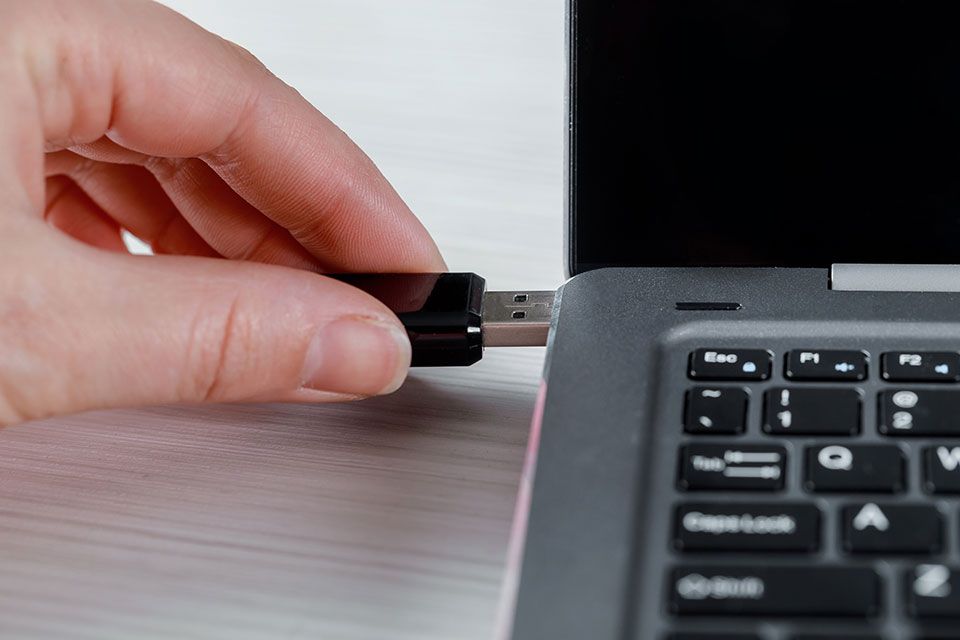 Reset Windows 10 using USB