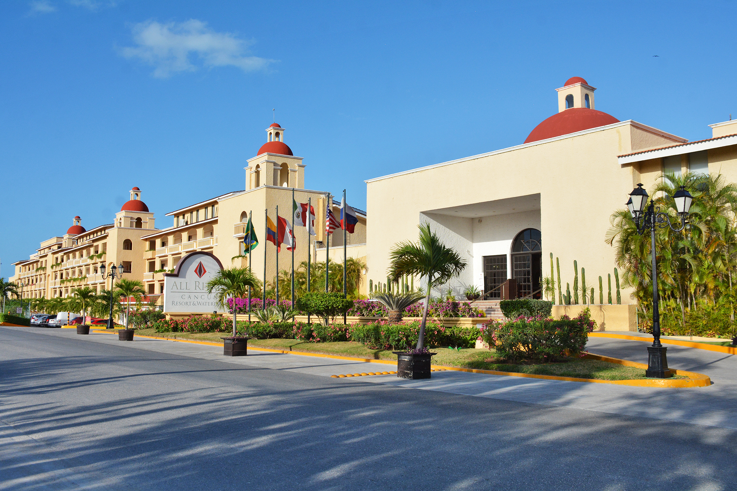 All Ritmo Cancún Resort & Waterpark main facade
