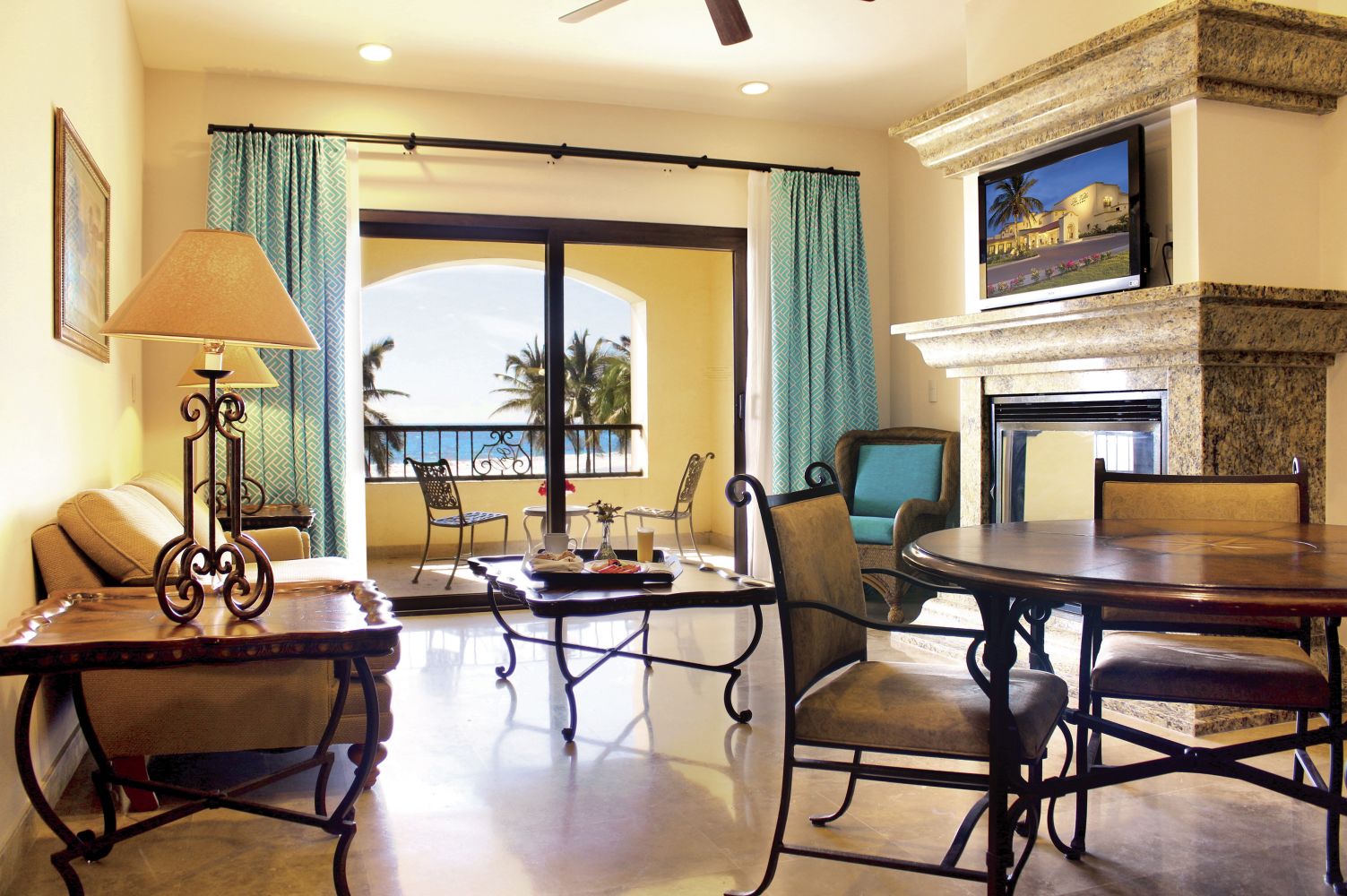 Junior Suite Vista al Mar – 2 Camas Queen