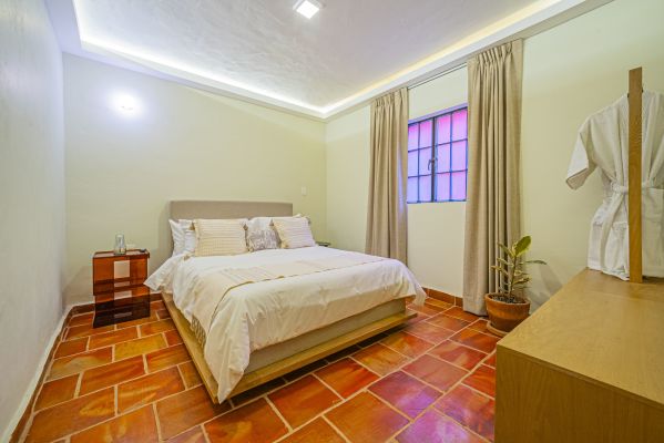 5 de Mayo Room