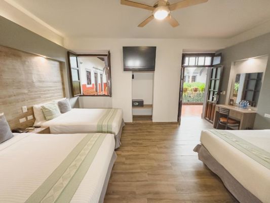 Habitación Familiar con Balcón
