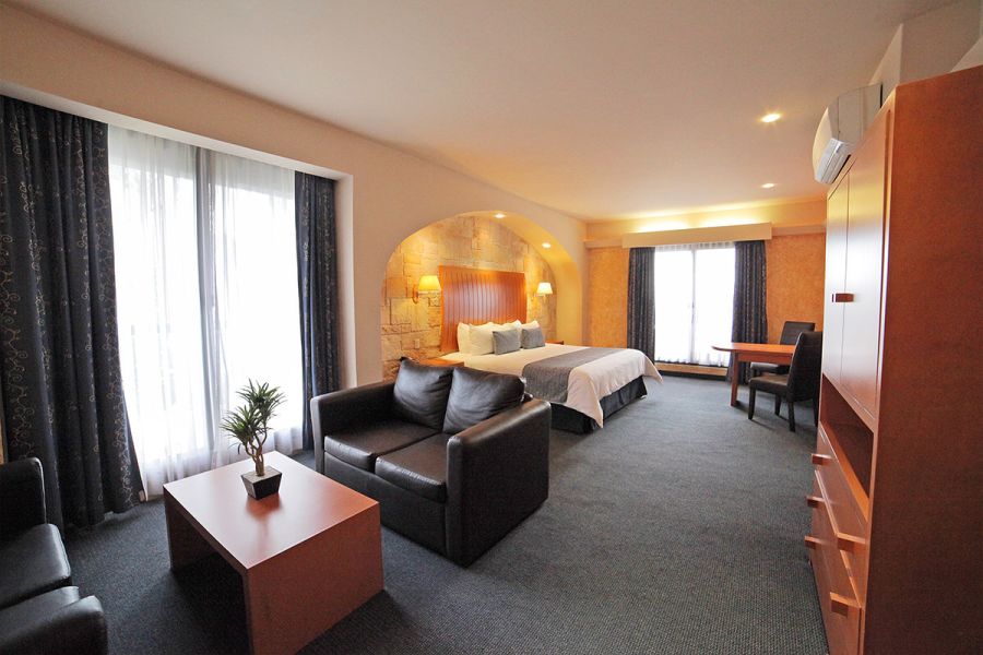 Master Suite King