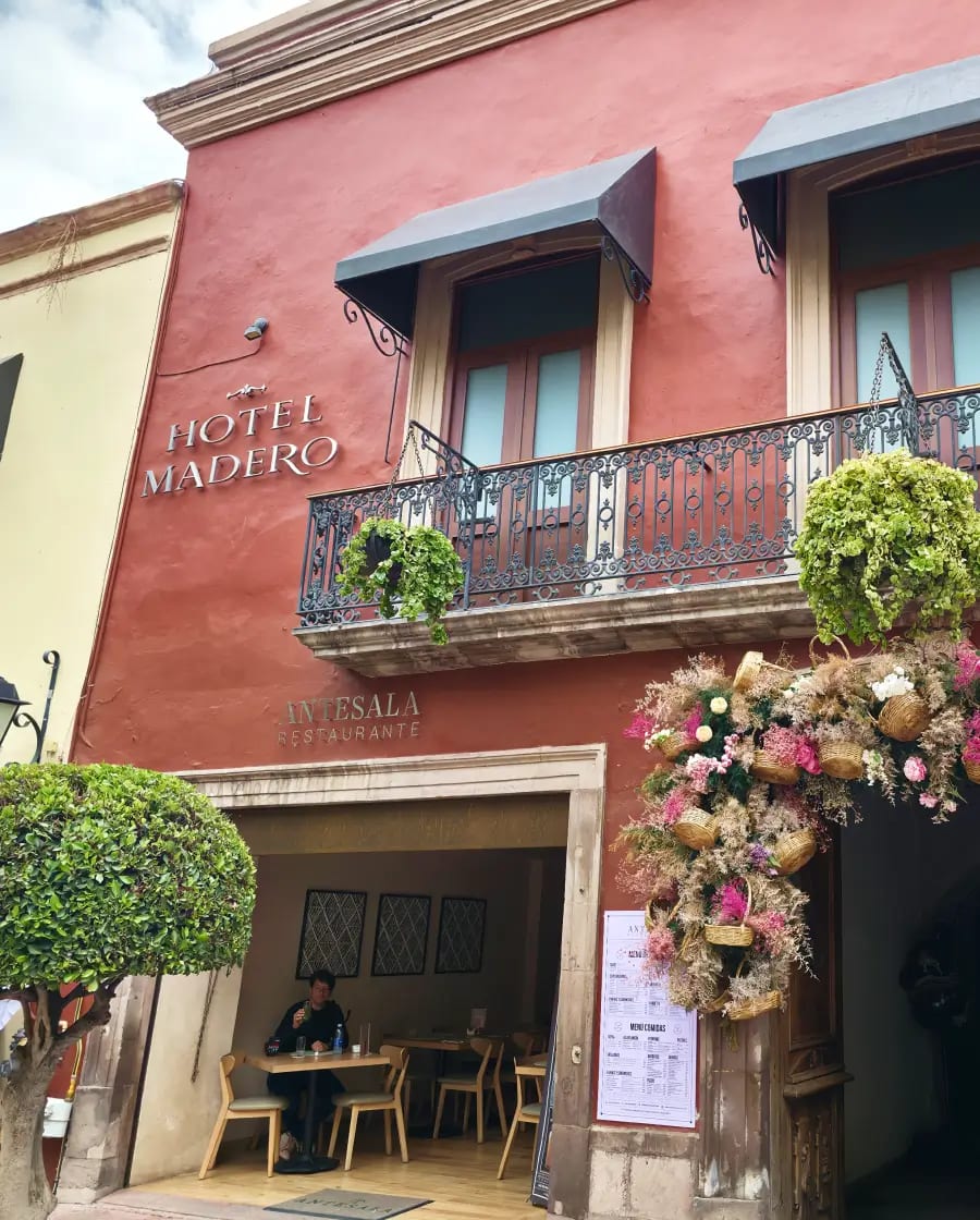 Fachada de Hotel Madero Querétaro