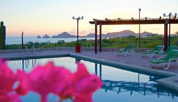 Sunrock Hotel & Suites