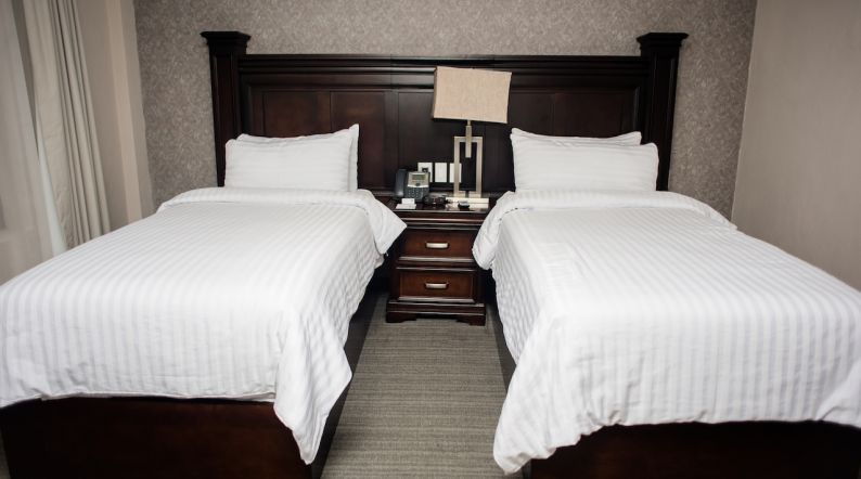 Deluxe Two Single Beds