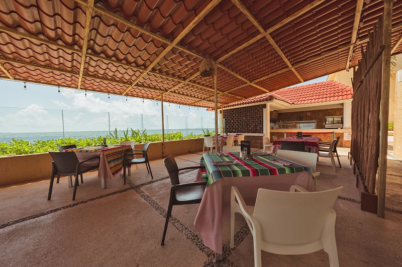 Góndola beachfront Italian restaurant