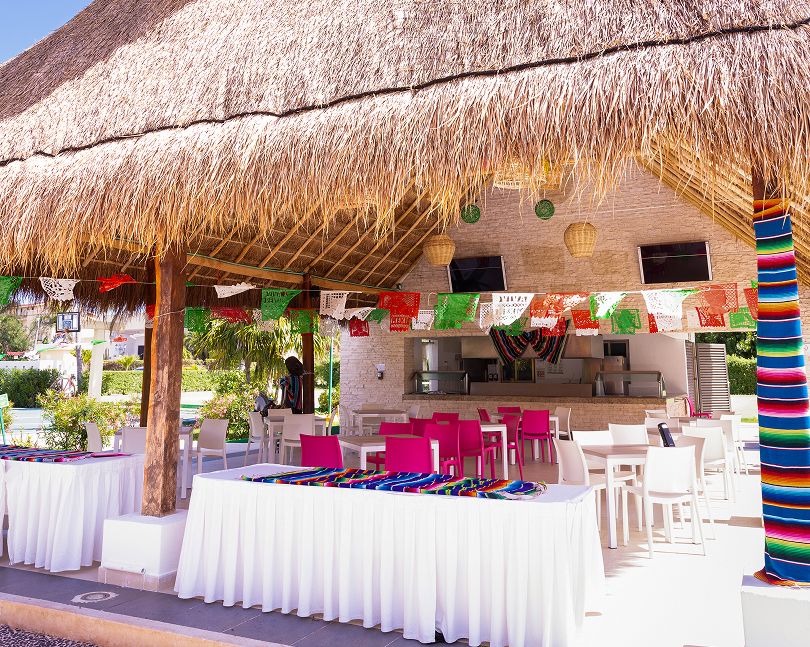 Oasis Snack Bar next to the water park