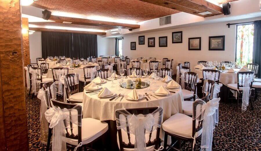 Vitrales Room