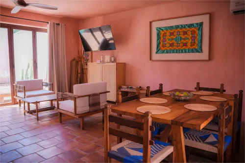 Cuarta vista del comedor de la Villa Santa María.