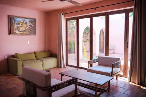 Primera vista de la sala de estar de la Villa Santa María.
