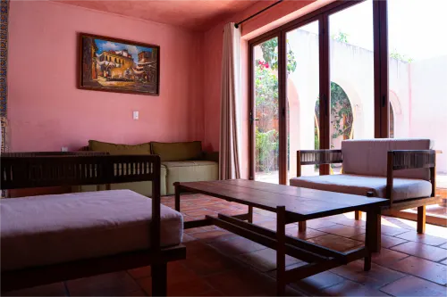 Vista principal de la sala de estar de la Villa Santa María.