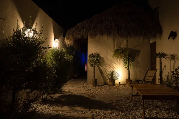 Segunda vista nocturna de la Villa Noyollo.