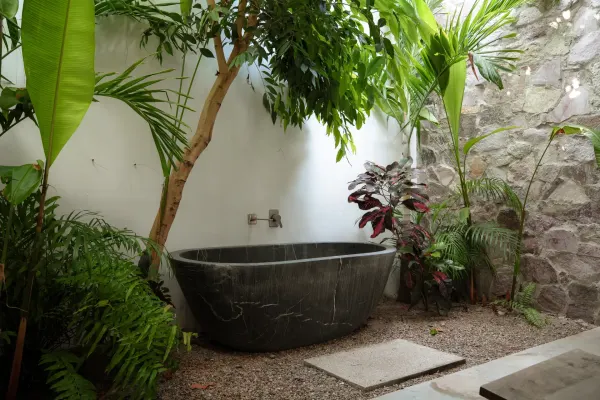 Ducha de la Villa Quetzalpapalotl, primera vista.