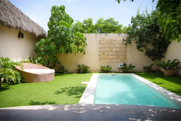 Segunda vista de la alberca de la Villa Yahualli.