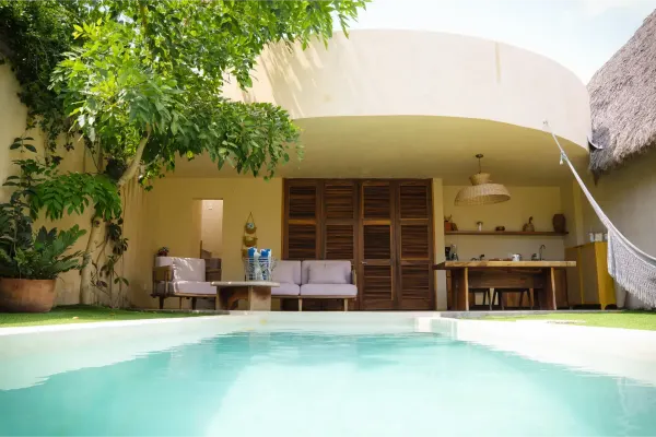 Quinta vista de la alberca de la Villa Yahualli.