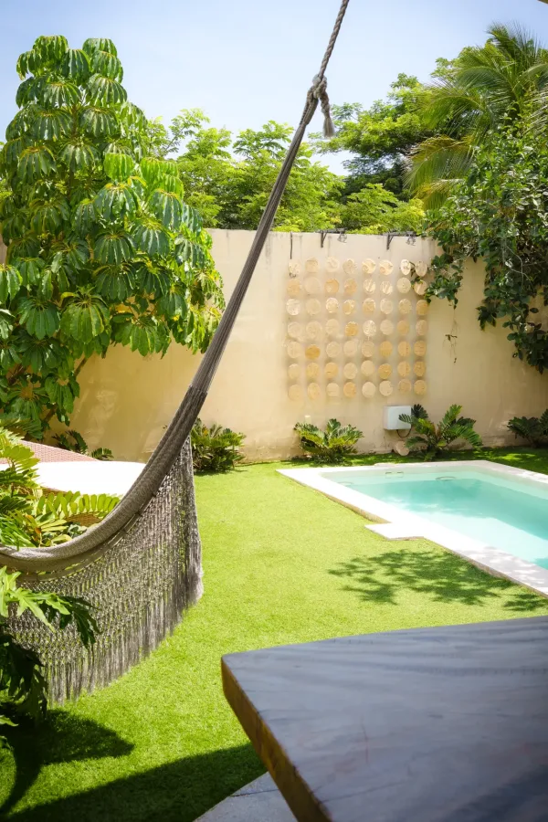 Novena vista de la alberca de la Villa Yahualli.