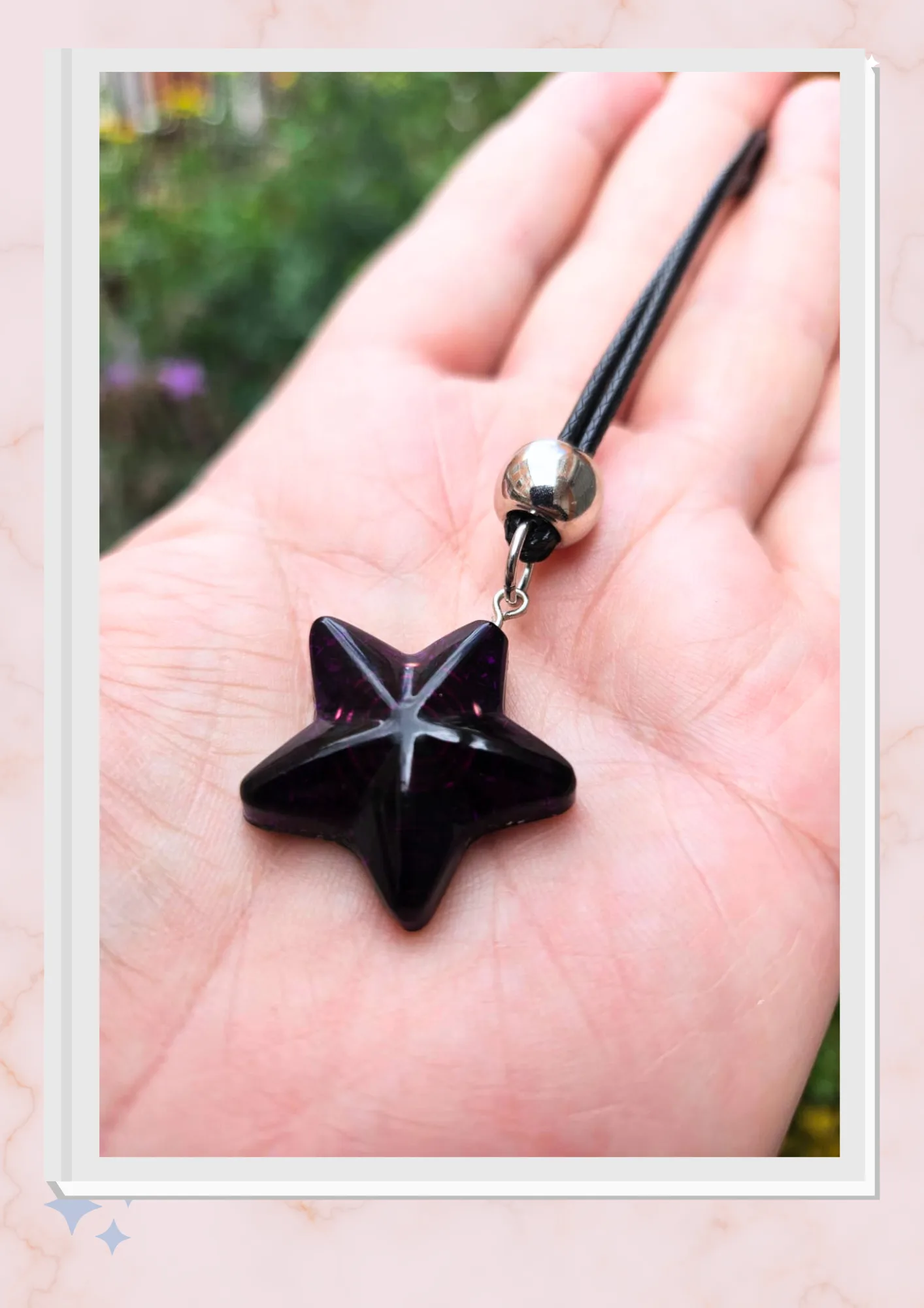 Collar pequeño, Estrella violeta