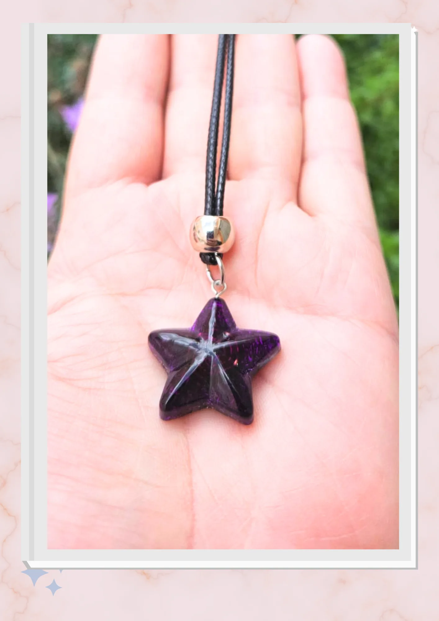 Collar pequeño, Estrella violeta